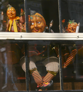 Chestnut Street Window Pumpkins